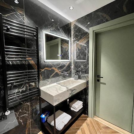 Queens Luxury Apartments Тирана Экстерьер фото