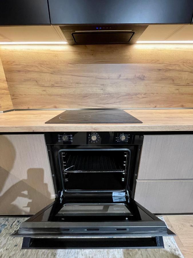 Queens Luxury Apartments Тирана Экстерьер фото