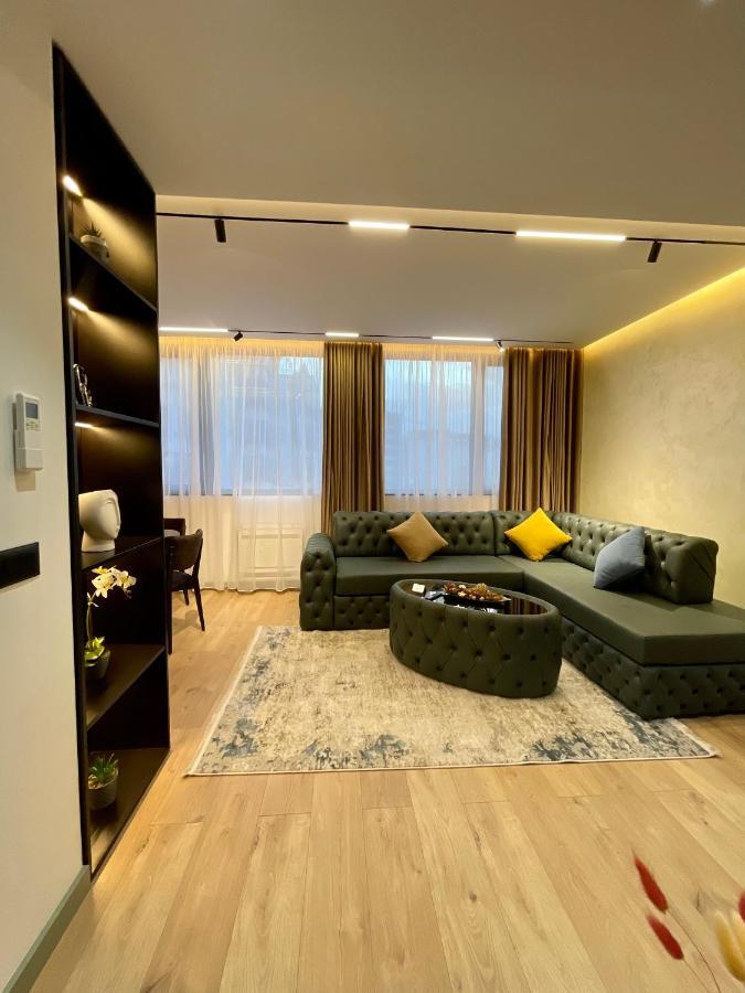 Queens Luxury Apartments Тирана Экстерьер фото