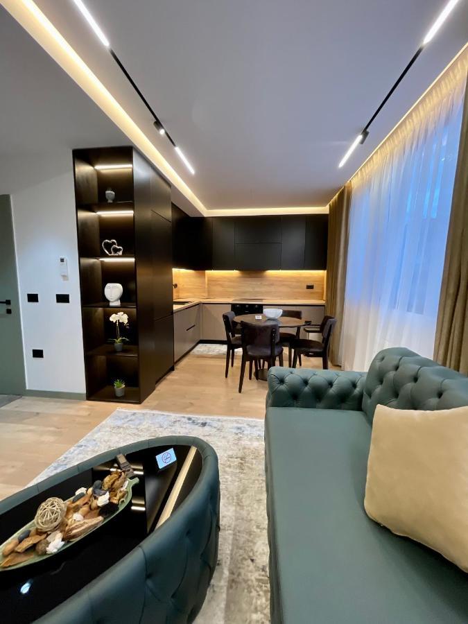 Queens Luxury Apartments Тирана Экстерьер фото