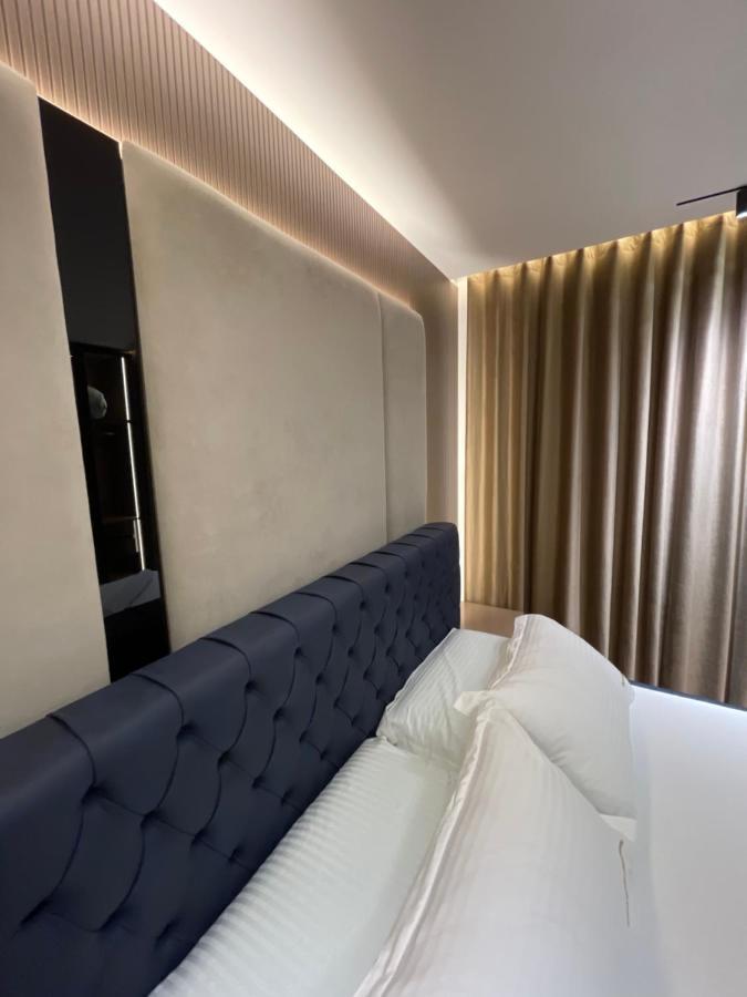 Queens Luxury Apartments Тирана Экстерьер фото