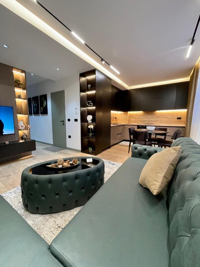 Queens Luxury Apartments Тирана Экстерьер фото