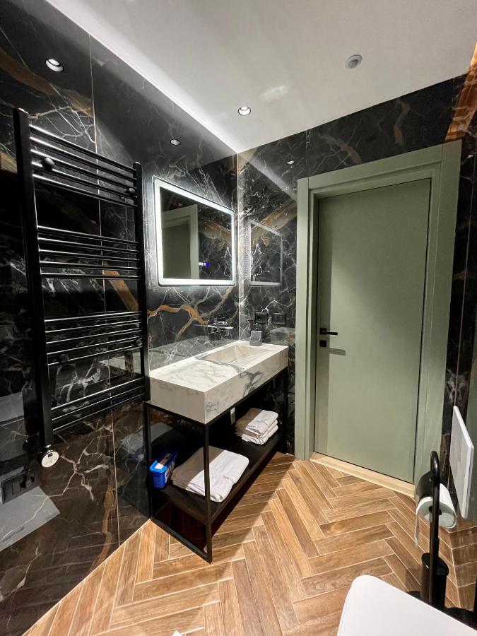 Queens Luxury Apartments Тирана Экстерьер фото