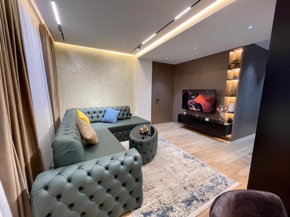 Queens Luxury Apartments Тирана Экстерьер фото