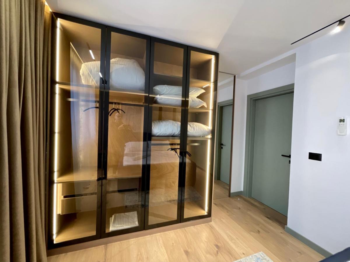 Queens Luxury Apartments Тирана Экстерьер фото