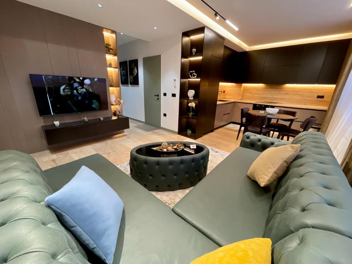 Queens Luxury Apartments Тирана Экстерьер фото