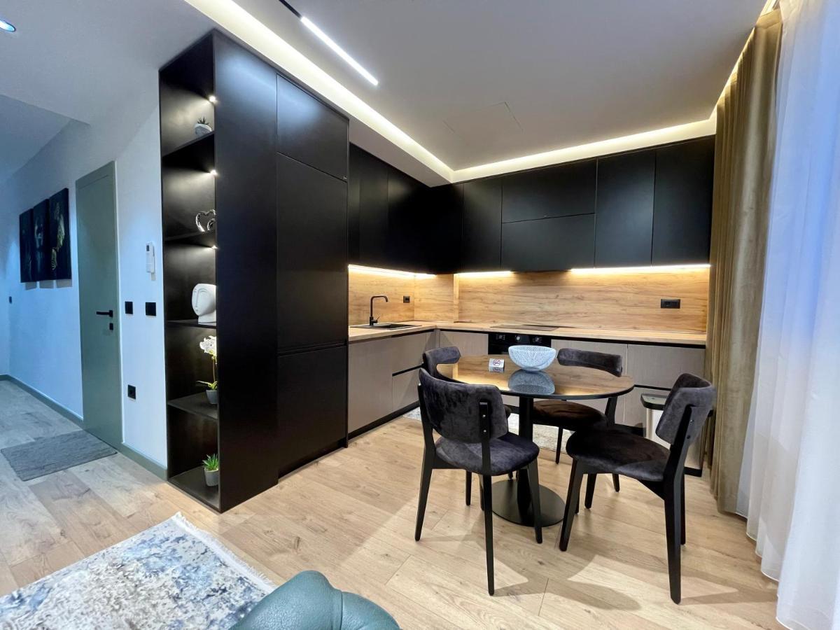 Queens Luxury Apartments Тирана Экстерьер фото