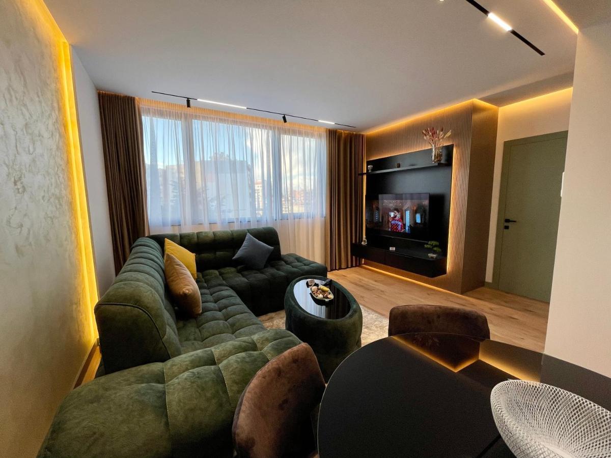 Queens Luxury Apartments Тирана Экстерьер фото
