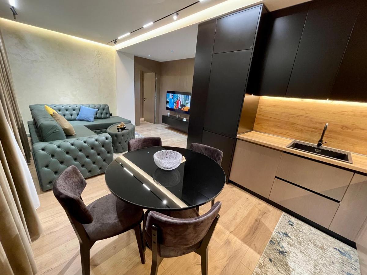 Queens Luxury Apartments Тирана Экстерьер фото