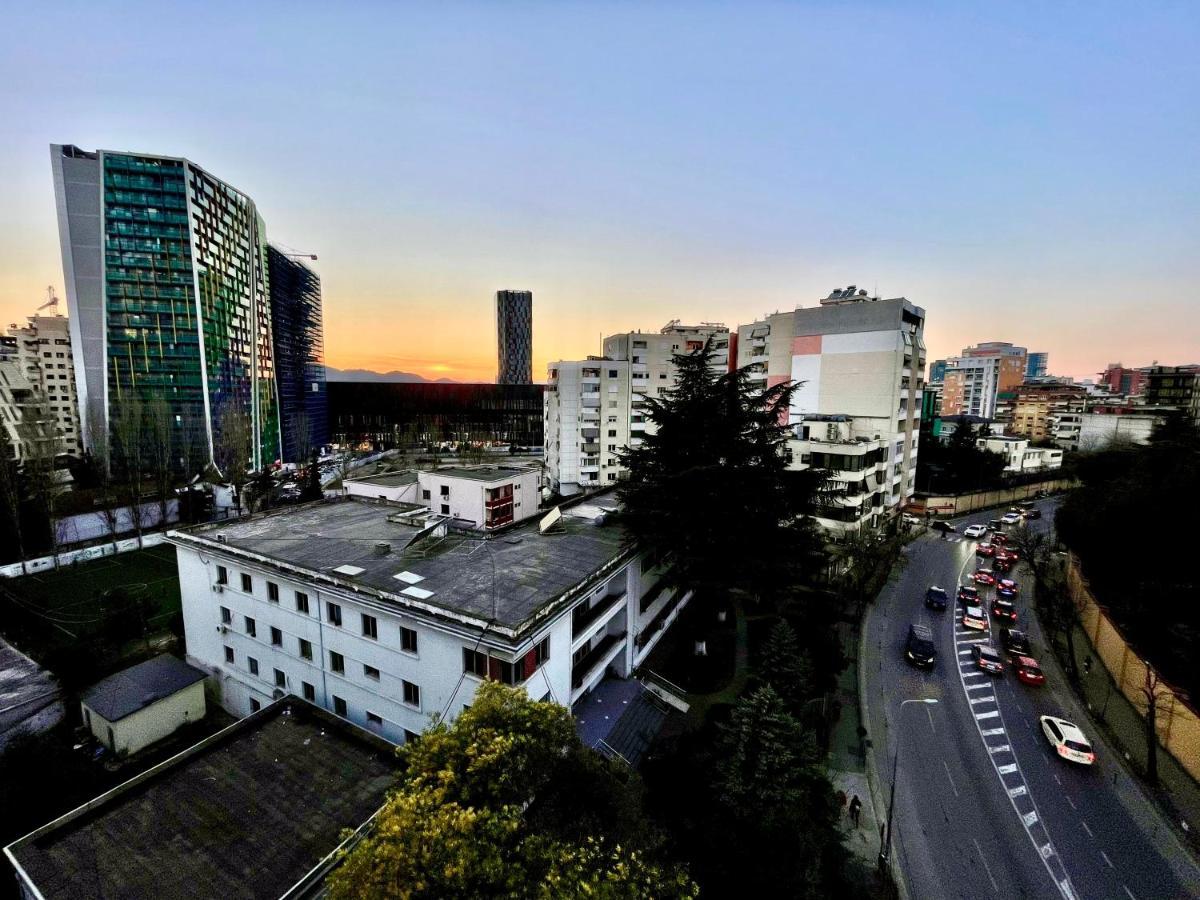 Queens Luxury Apartments Тирана Экстерьер фото